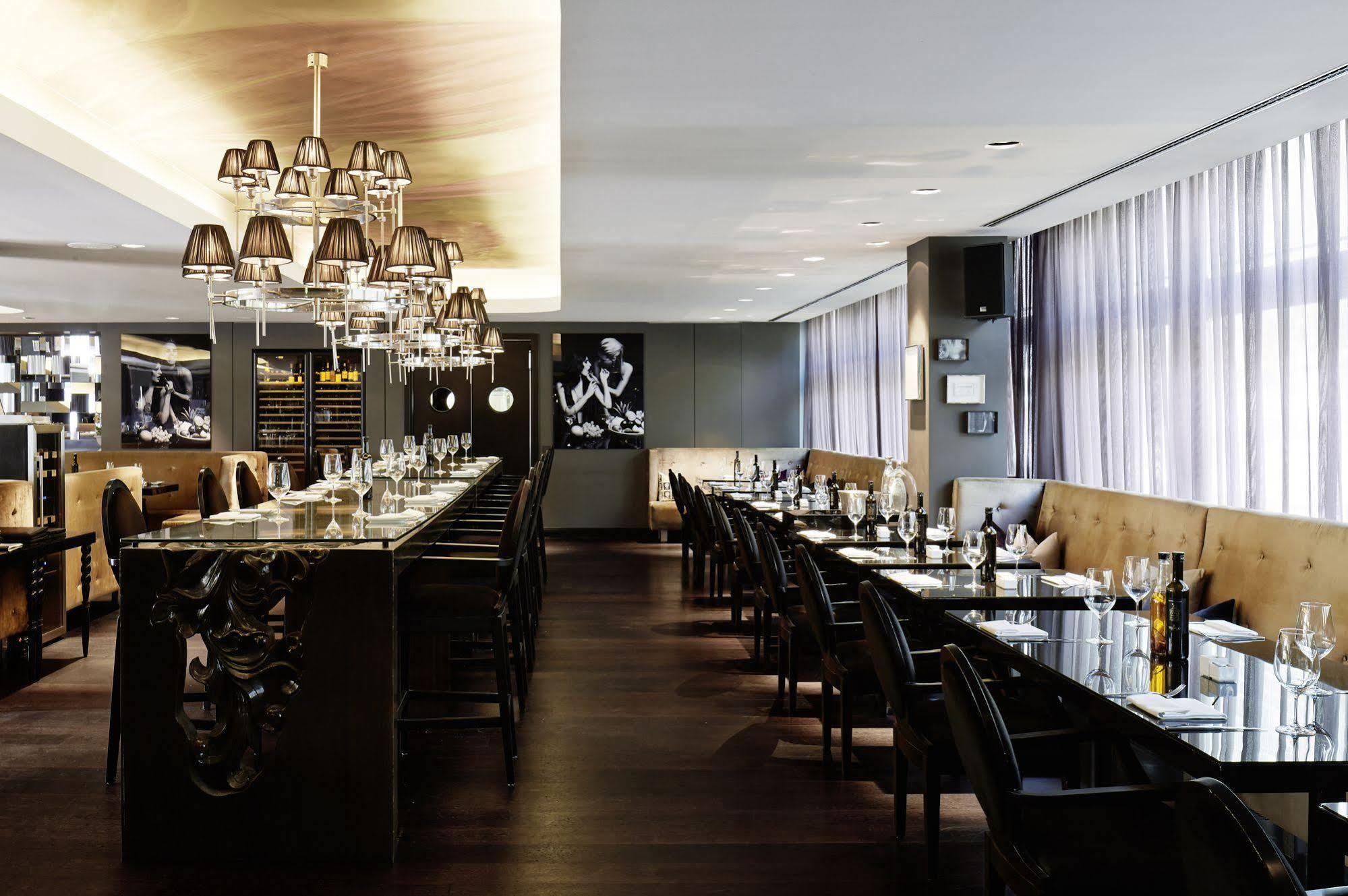 Hotel Roomers Frankfurt Central, Autograph Collection 5*