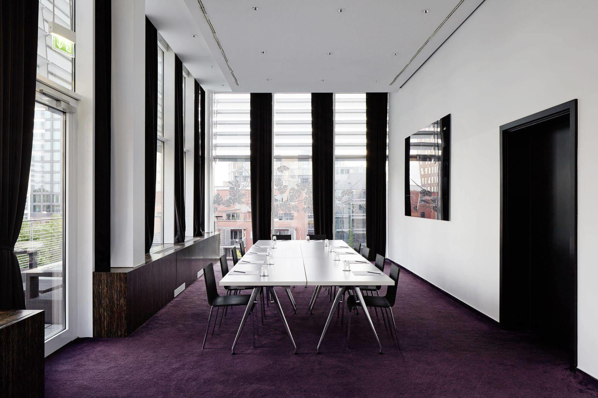 Roomers Frankfurt Central, Autograph Collection Frankfurt am Main