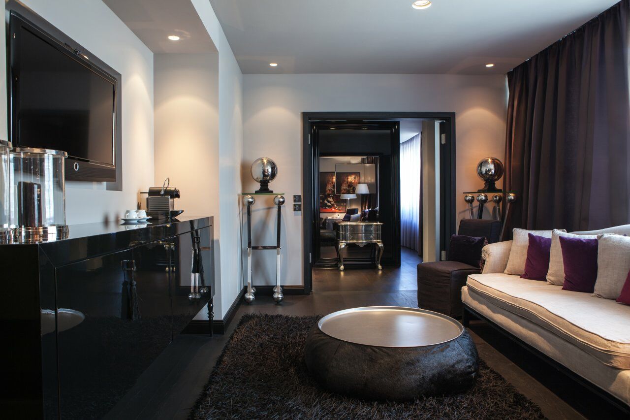 Roomers Frankfurt Central, Autograph Collection