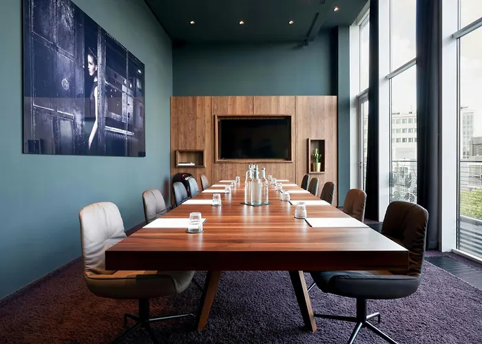 Roomers Frankfurt Central, Autograph Collection