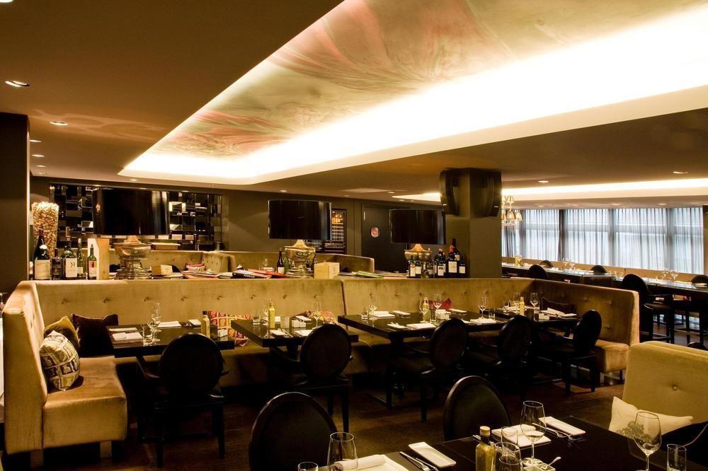Roomers Frankfurt Central, Autograph Collection 5*